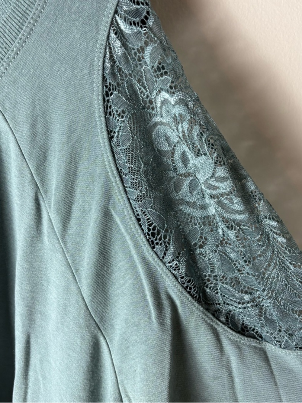 Her Universe | Studio Ghibli My Neighbor Totoro Long Sleeve Lace Shoulder Top 1X - Picture 10 of 12